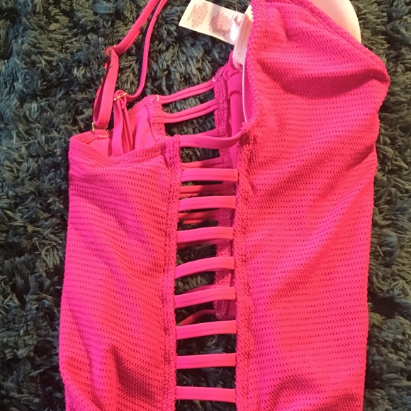 Xhilaration Textured Strappy Side 1 piece XS (0-2) - Picture 4 of 4